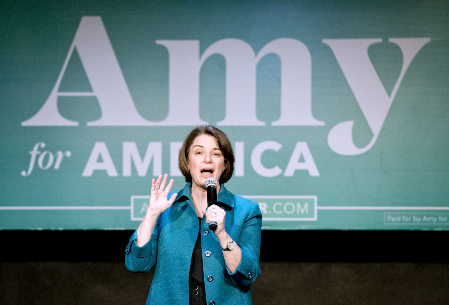 Sen. Amy Klobuchar rallies in Sioux City